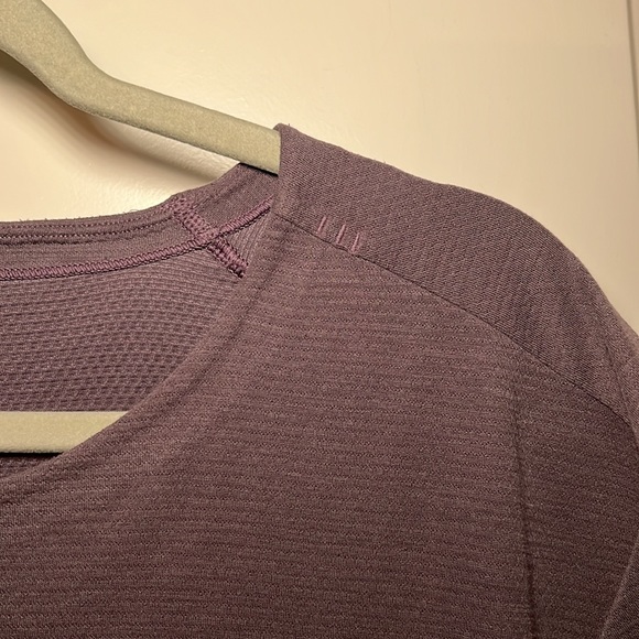 Men’s Lululemon shirt - Picture 2 of 5